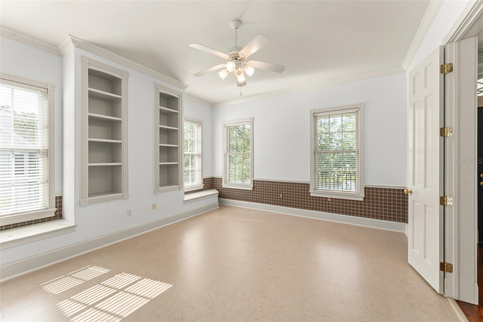 Image 50 of 80 For 506 Golfpark Drive