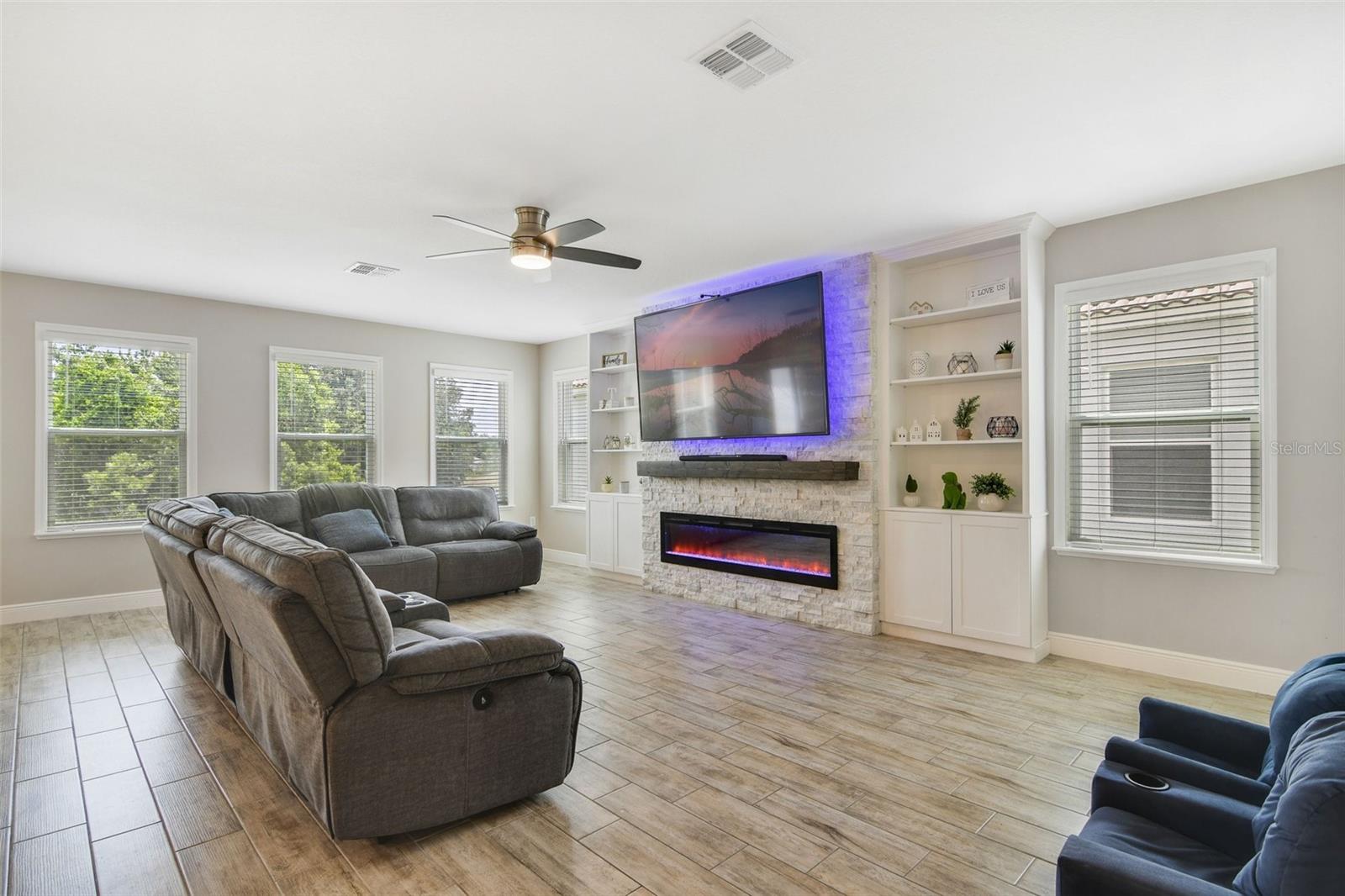 Image 11 of 55 For 1115 Oak Bluff Drive