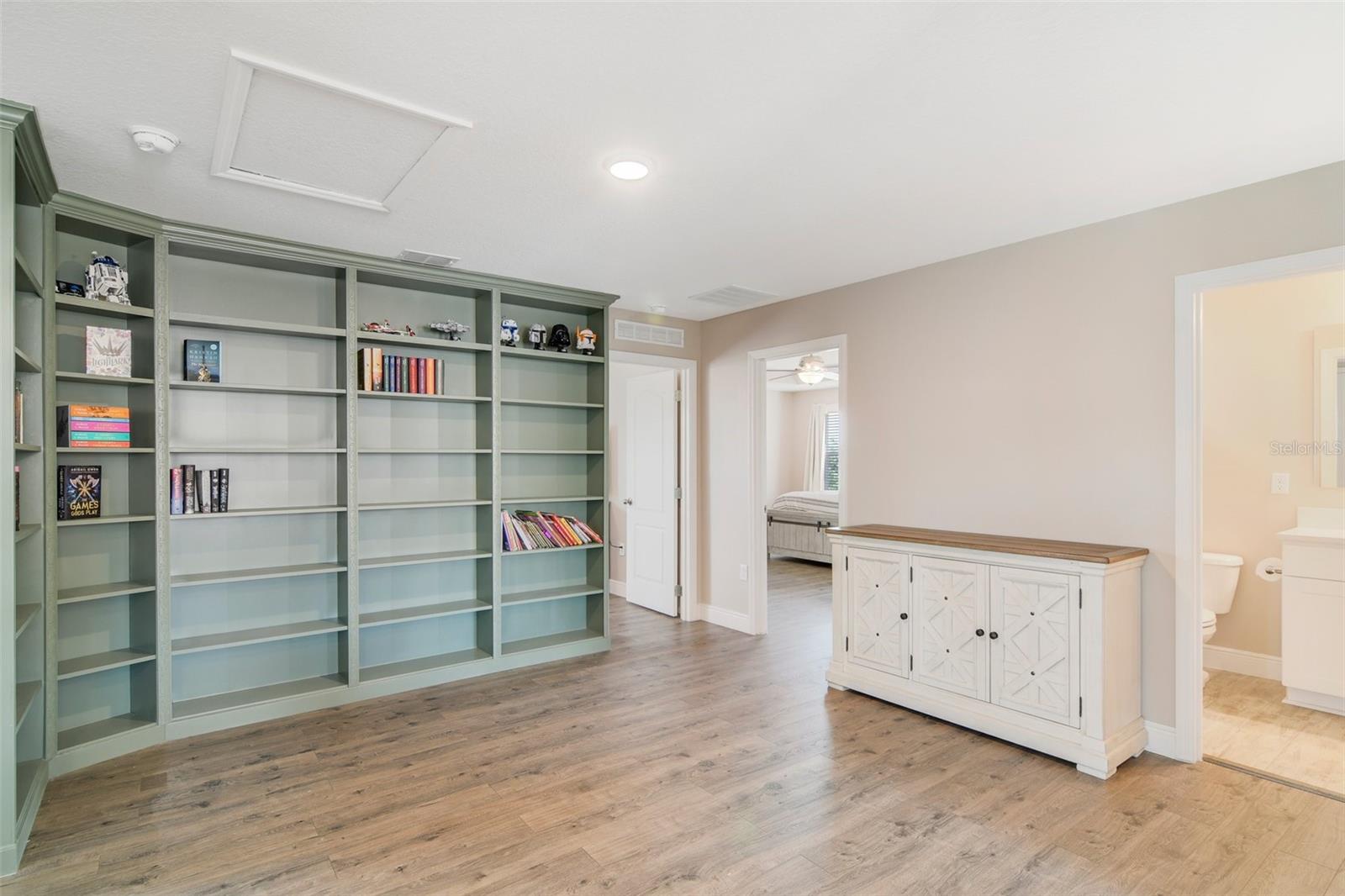 Image 22 of 55 For 1115 Oak Bluff Drive