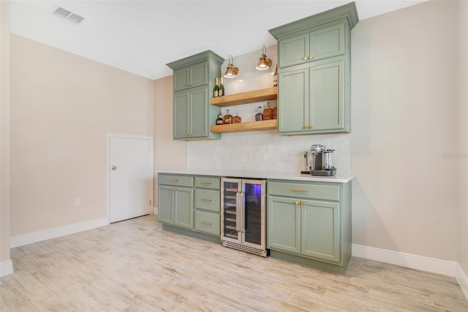 Image 7 of 55 For 1115 Oak Bluff Drive