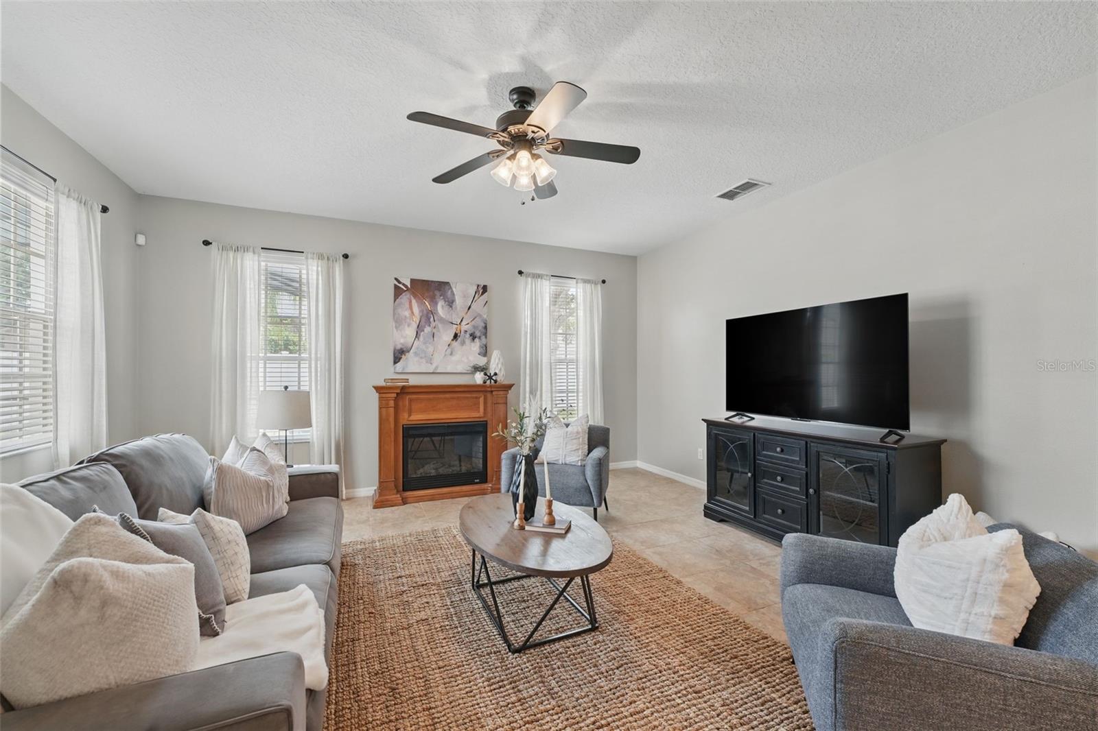 Image 13 of 35 For 14848 Bonnybridge Drive