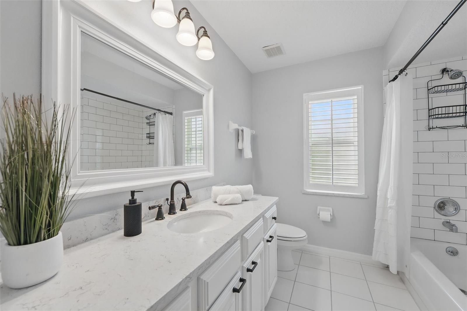 Image 19 of 35 For 14848 Bonnybridge Drive