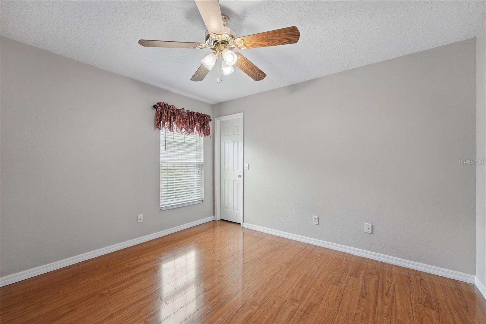 Image 22 of 35 For 14848 Bonnybridge Drive