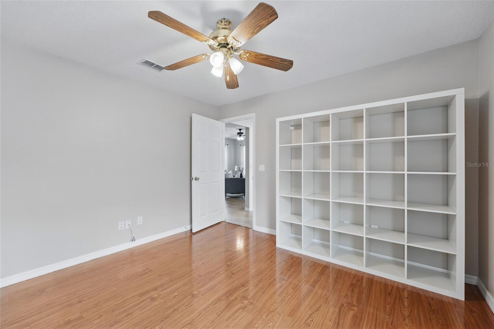 Image 23 of 35 For 14848 Bonnybridge Drive