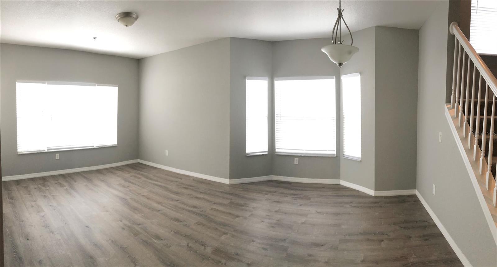 Image 4 of 18 For 2586 Grand Central Parkway 1