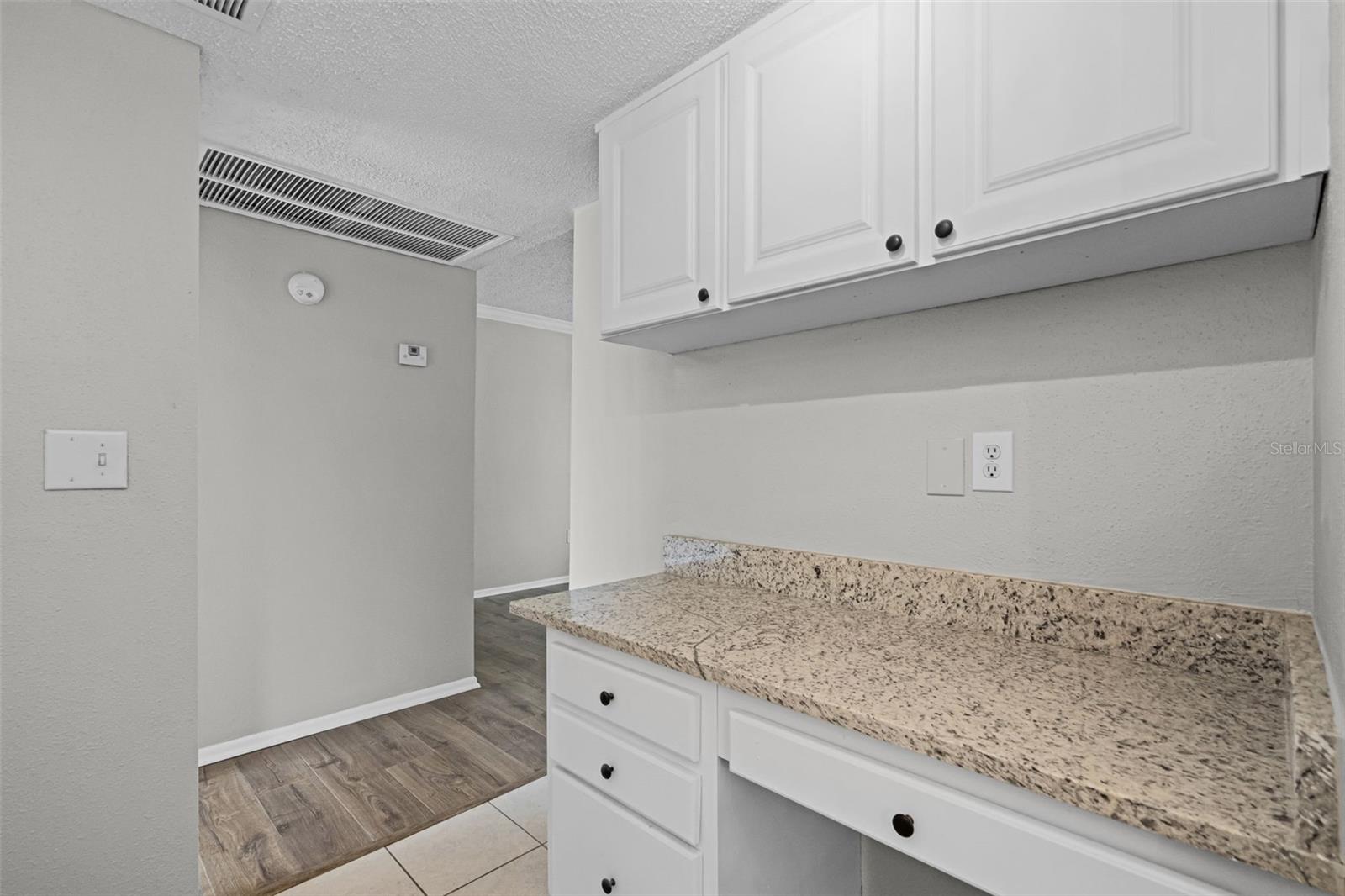 Image 18 of 41 For 136 Blue Point Way 320