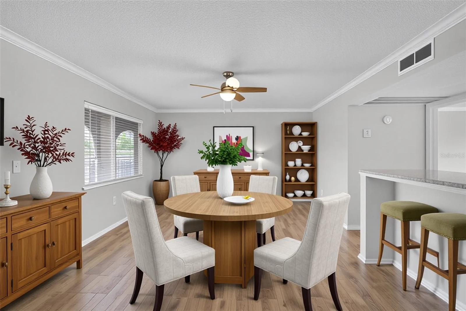 Image 9 of 41 For 136 Blue Point Way 320