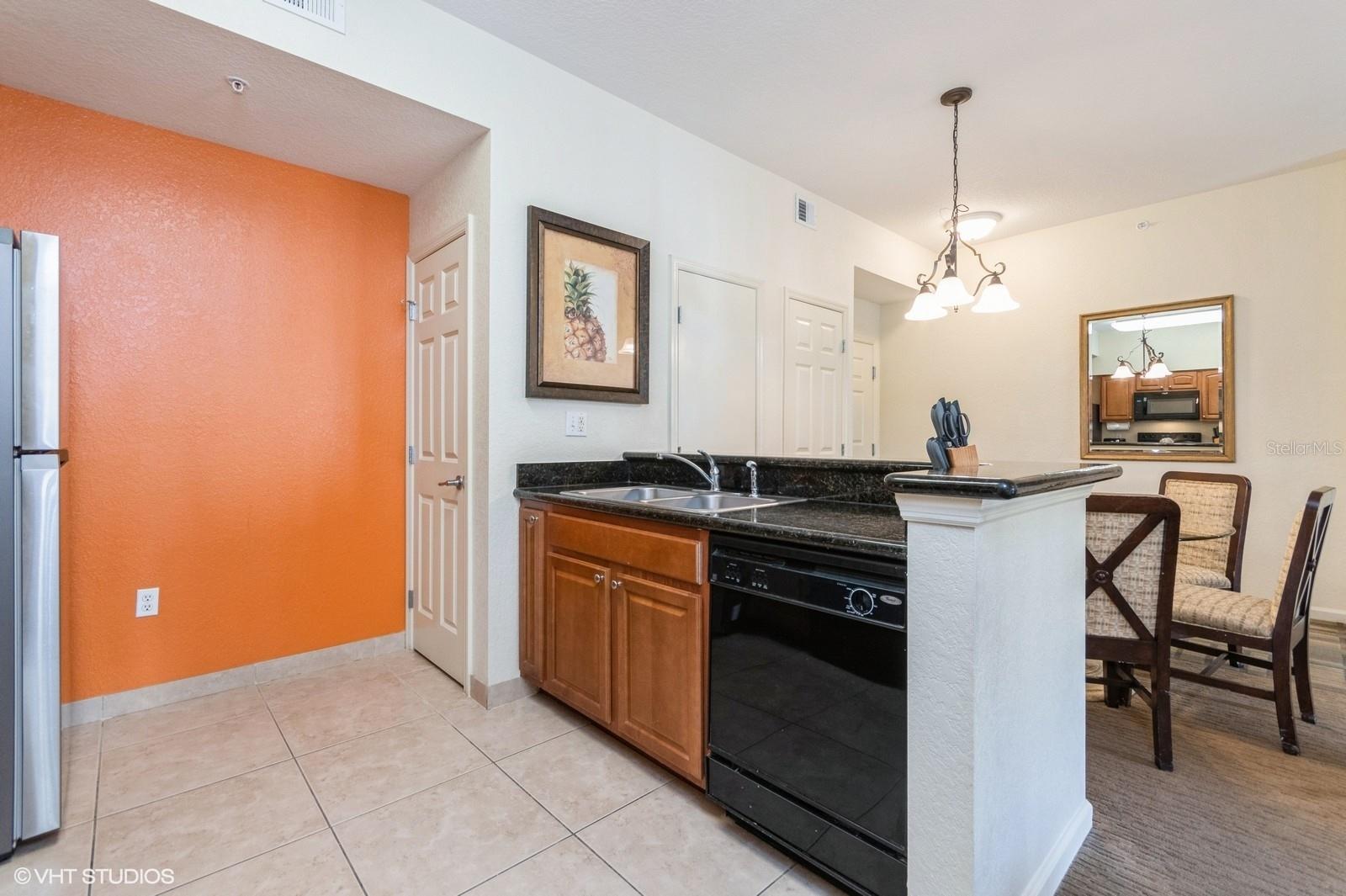 Image 10 of 27 For 8125 Resort Village Drive 51004