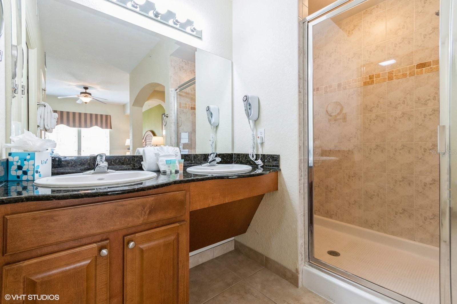 Image 17 of 27 For 8125 Resort Village Drive 51004