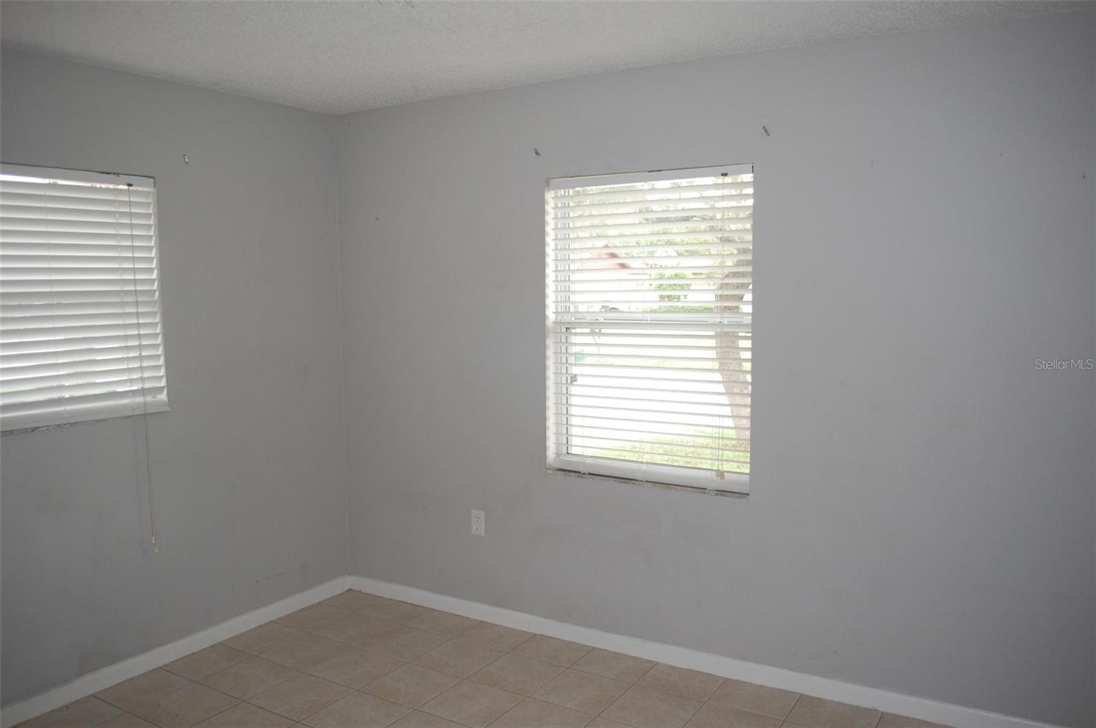 Image 11 of 17 For 2887 Bermuda Avenue