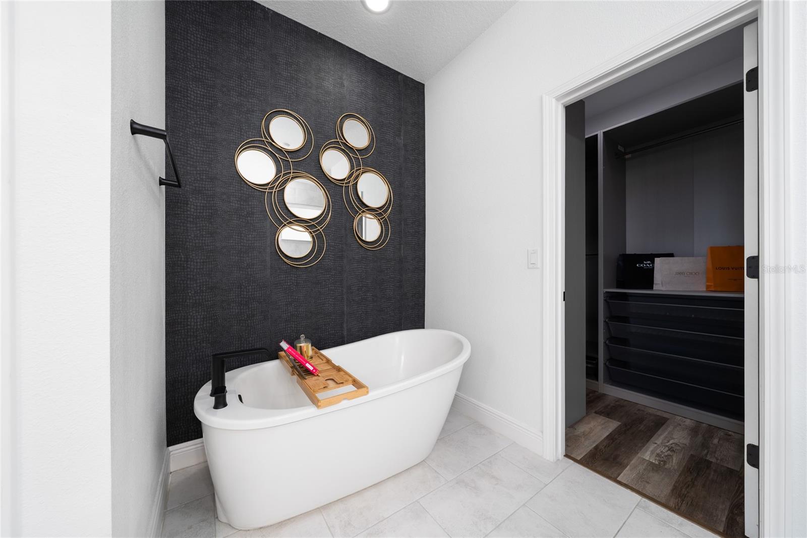 Image 17 of 36 For 2591 Seagirt Way