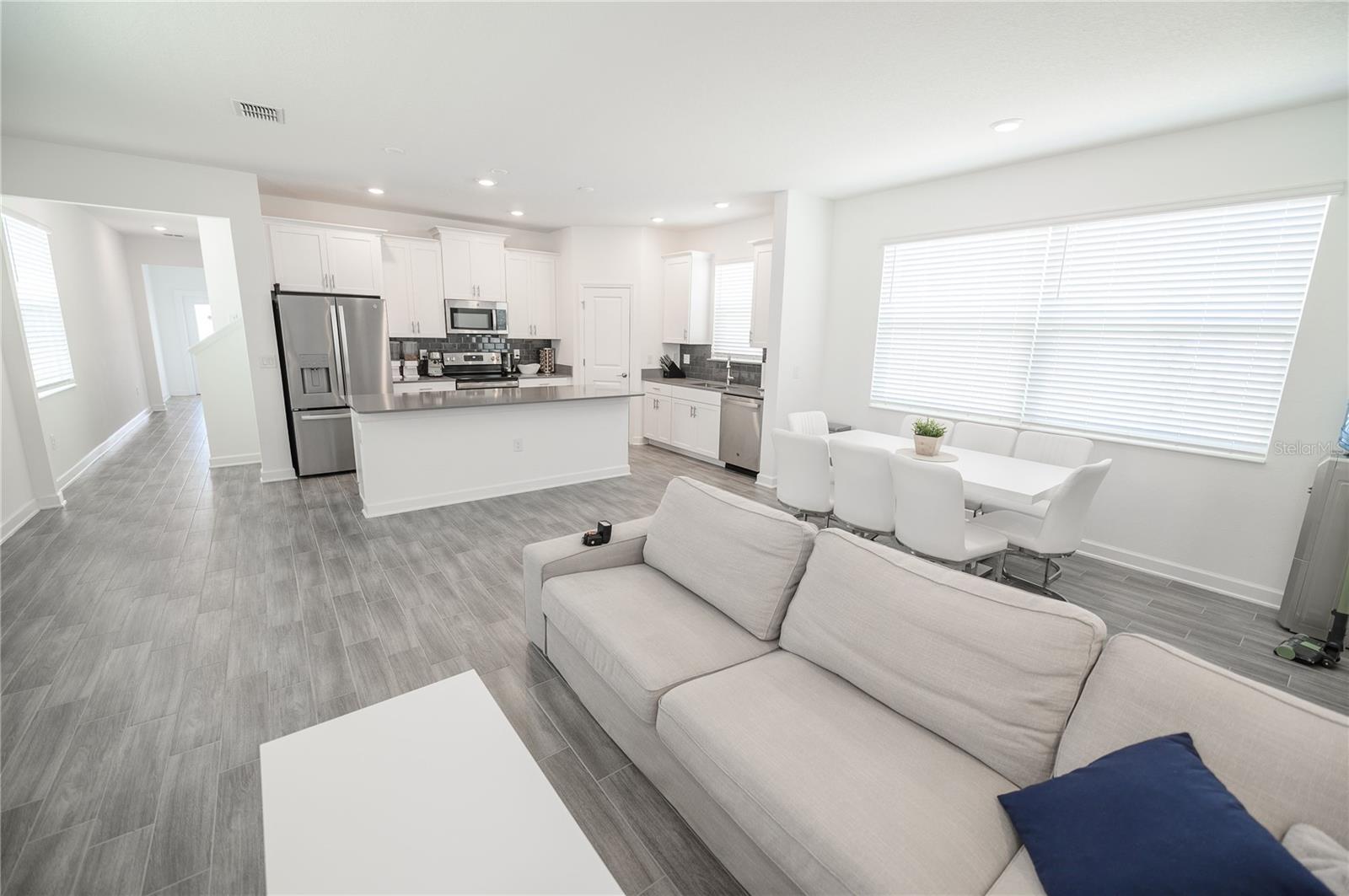 Image 4 of 16 For 3027 Addison Boulevard