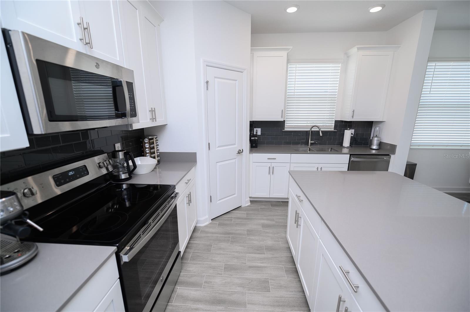 Image 5 of 16 For 3027 Addison Boulevard