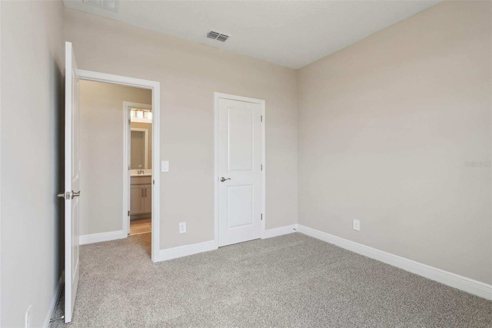 Image 20 of 30 For 16460 Silver Brook Way
