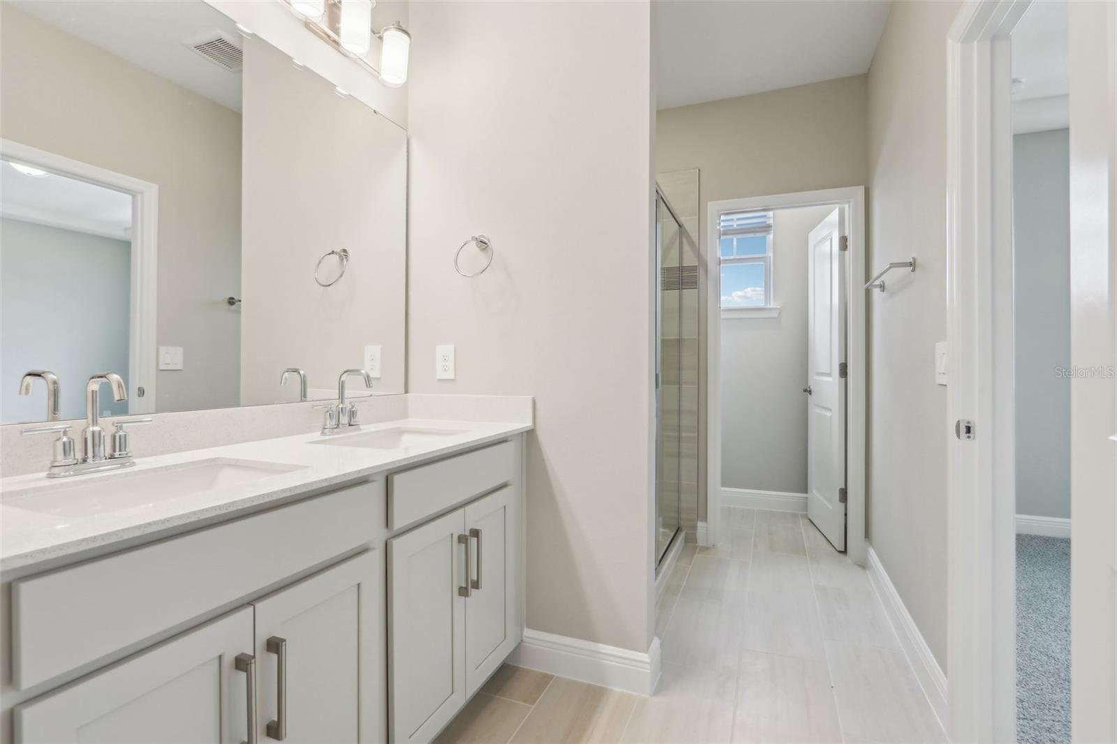 Image 27 of 30 For 16460 Silver Brook Way