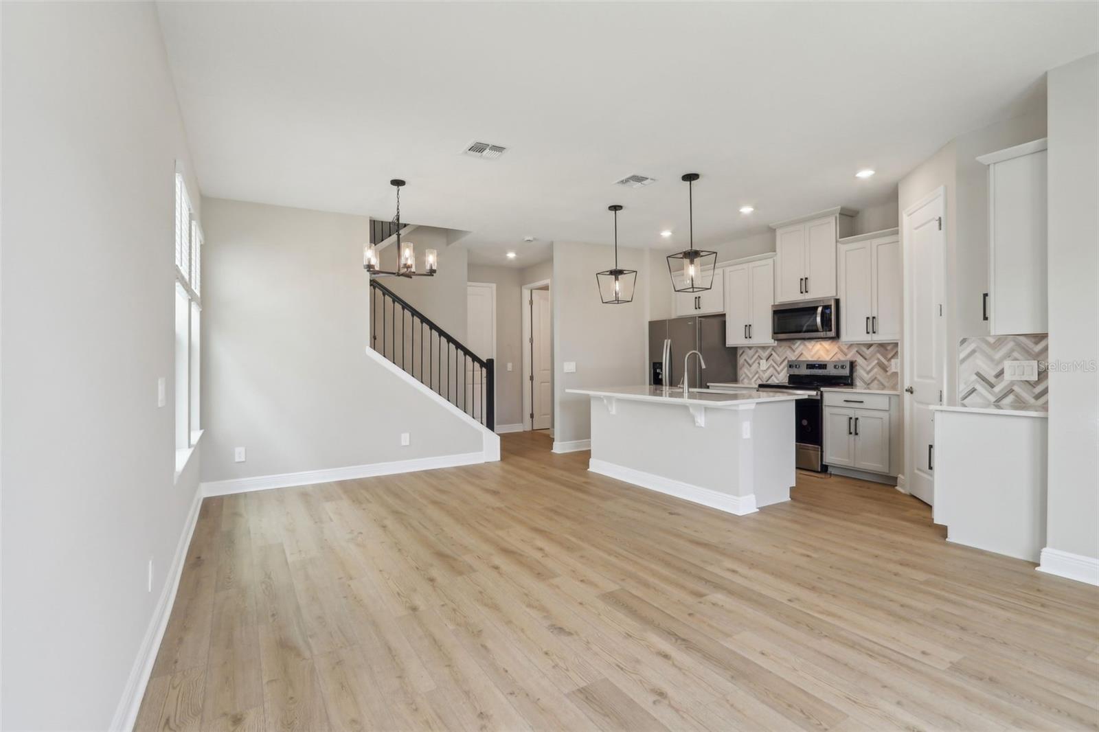 Image 6 of 30 For 16460 Silver Brook Way