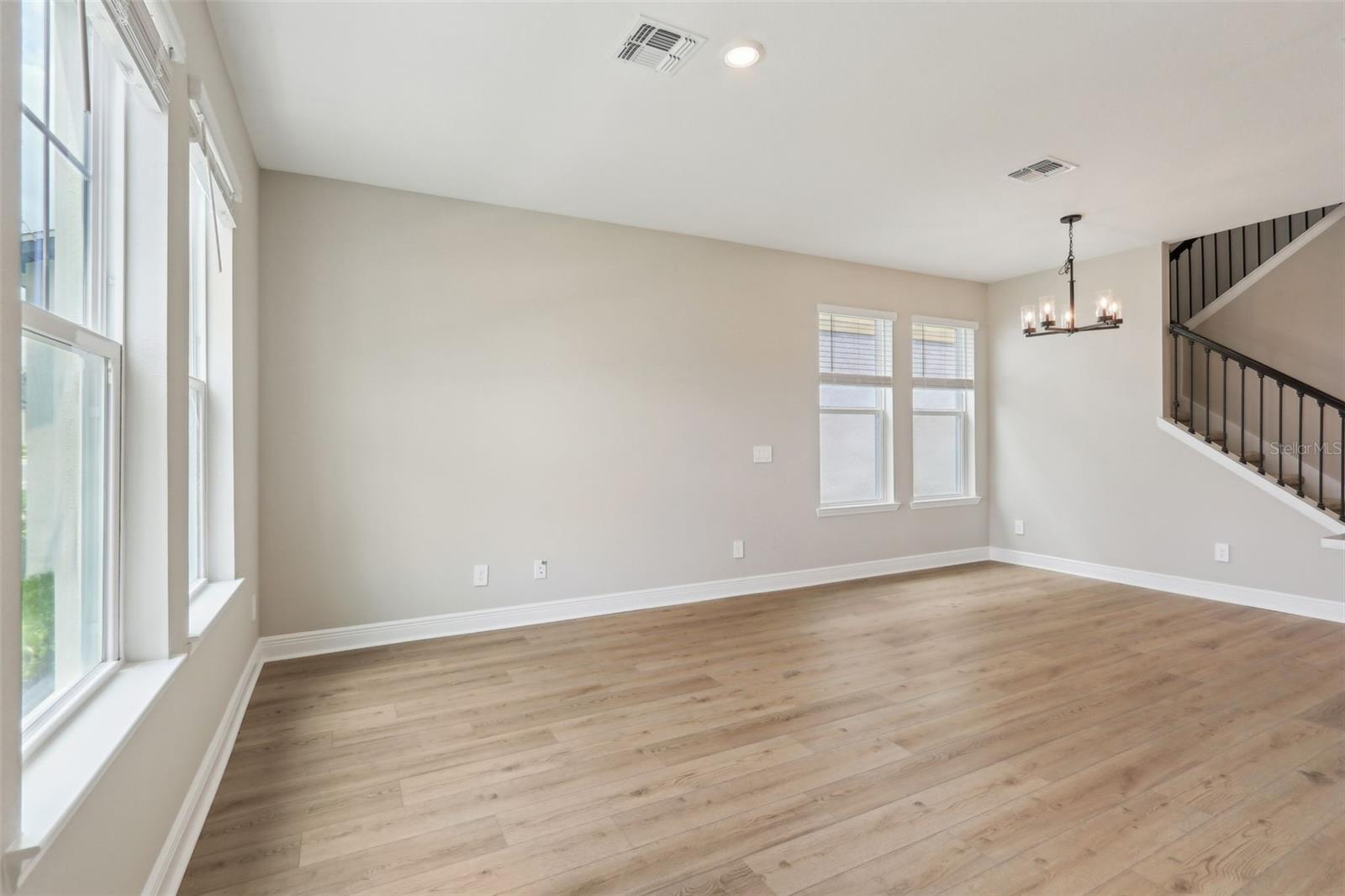 Image 7 of 30 For 16460 Silver Brook Way