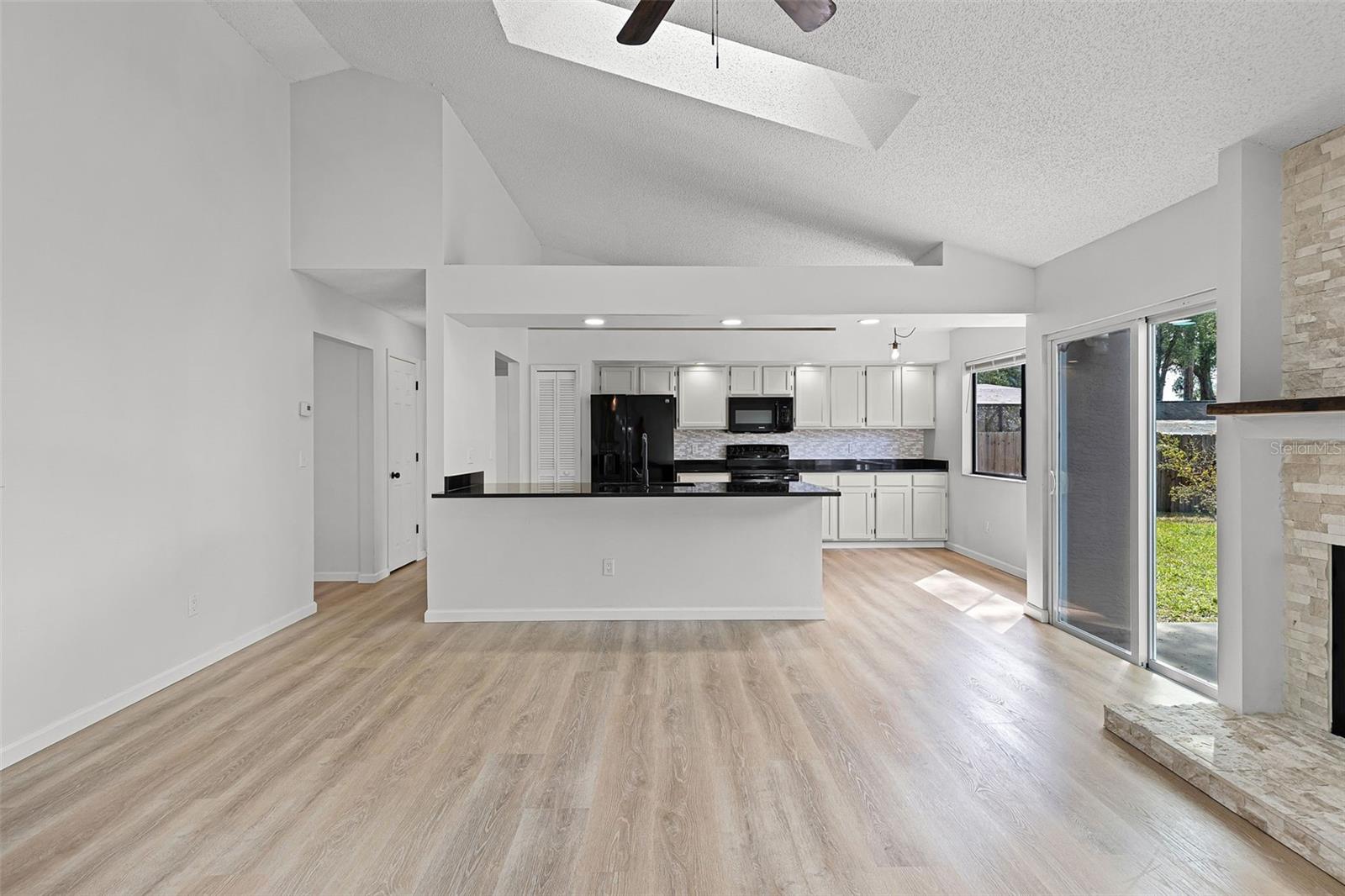 Image 15 of 60 For 717 Pine Terrace