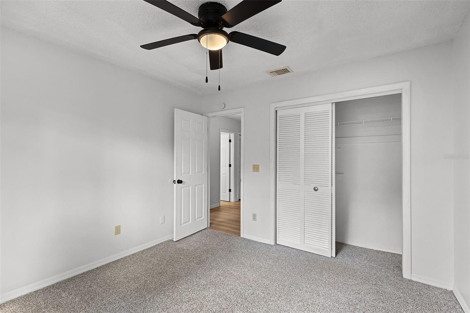 Image 18 of 60 For 717 Pine Terrace