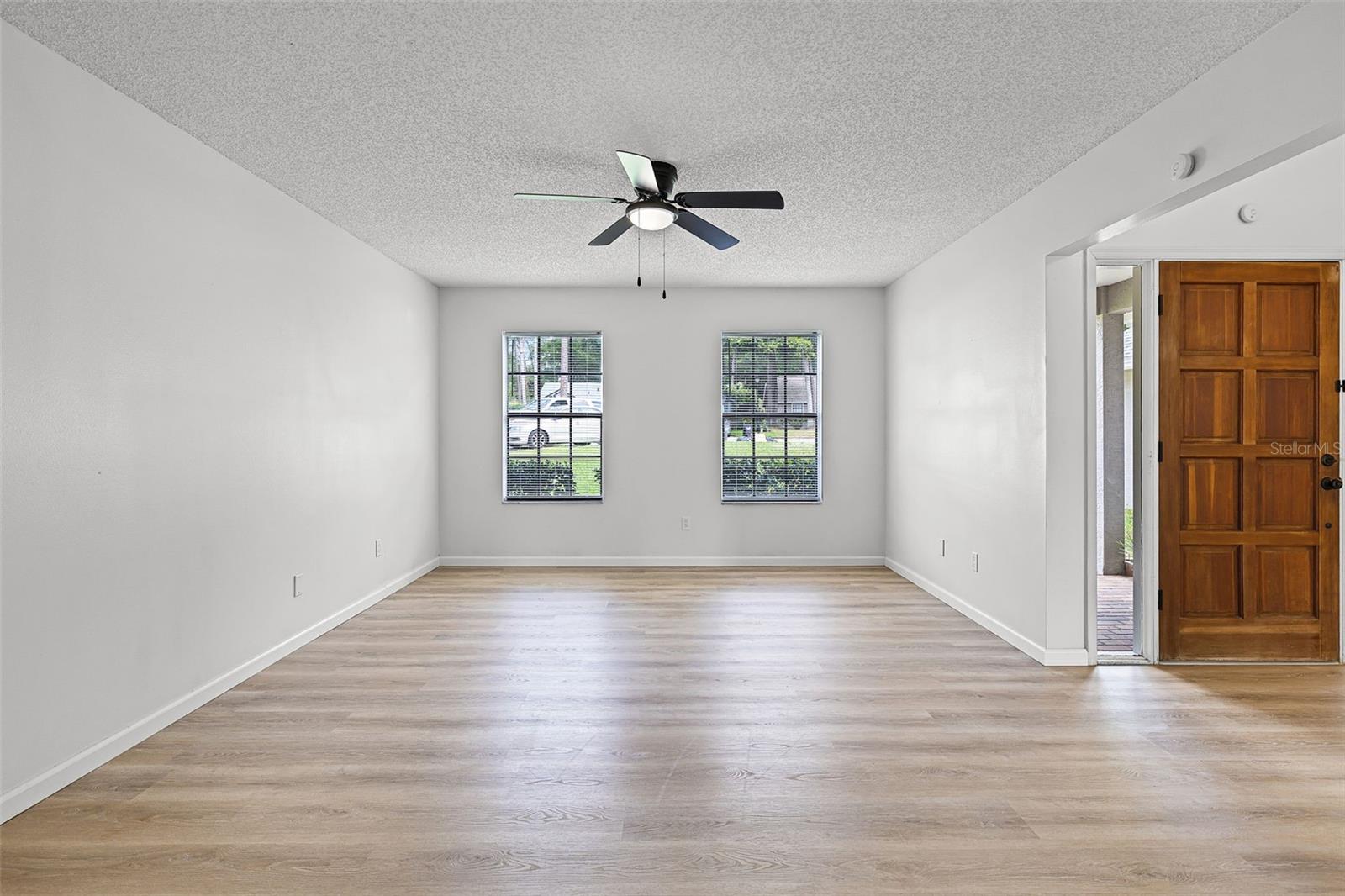 Image 3 of 60 For 717 Pine Terrace