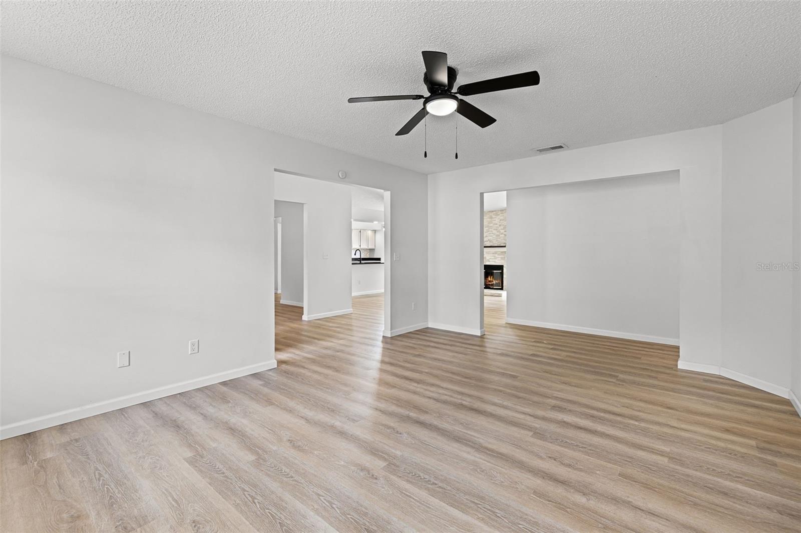 Image 4 of 60 For 717 Pine Terrace