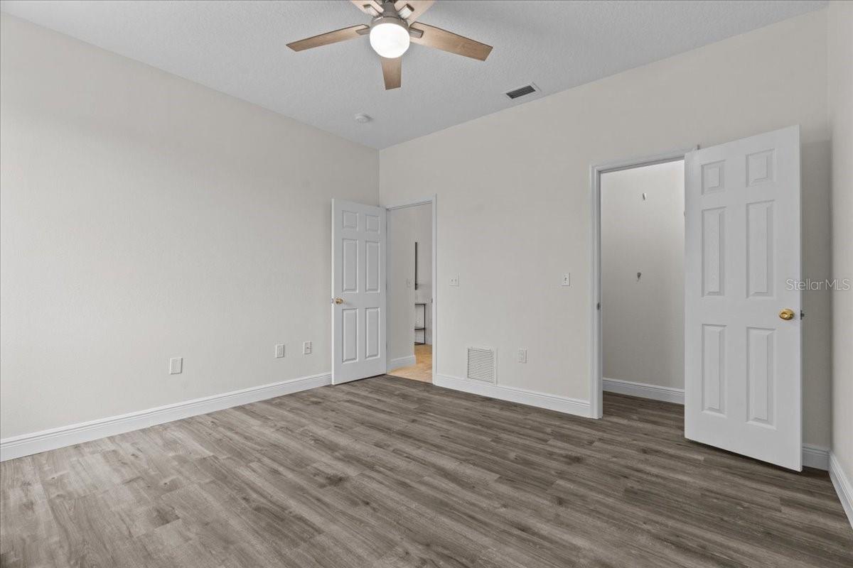 Image 25 of 43 For 19204 Paddock Street