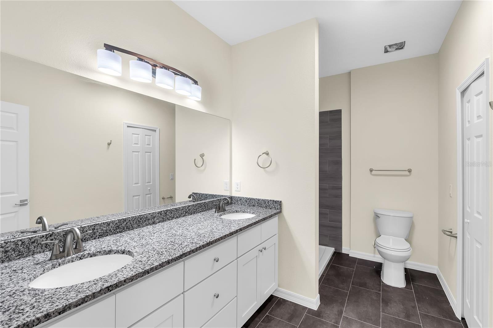 Image 12 of 24 For 31830 Sybil Avenue