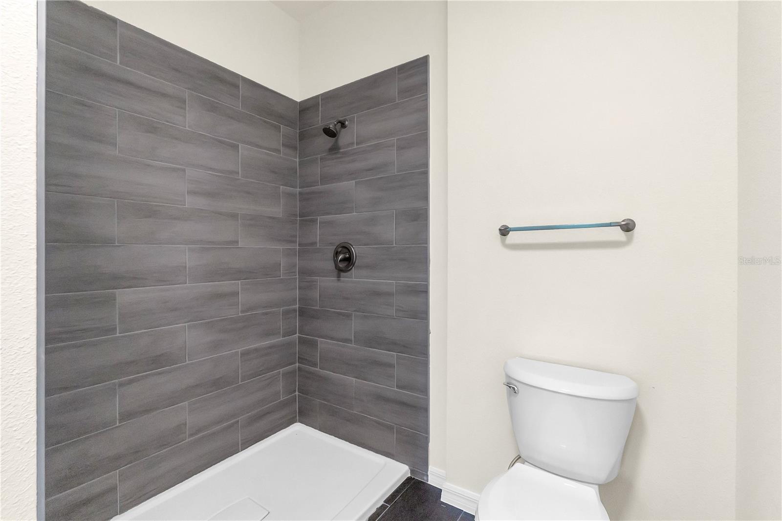 Image 13 of 24 For 31830 Sybil Avenue