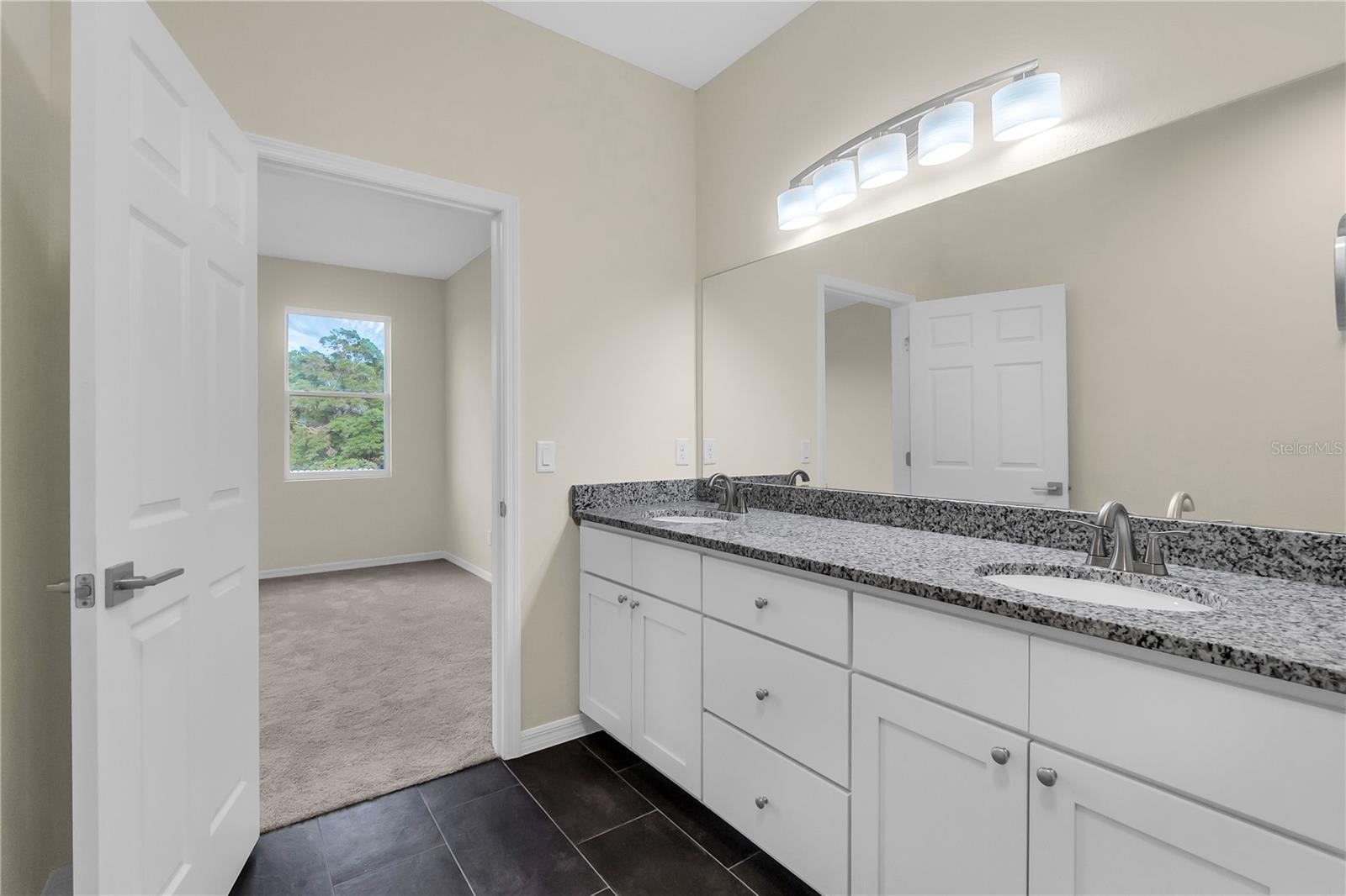 Image 14 of 24 For 31830 Sybil Avenue