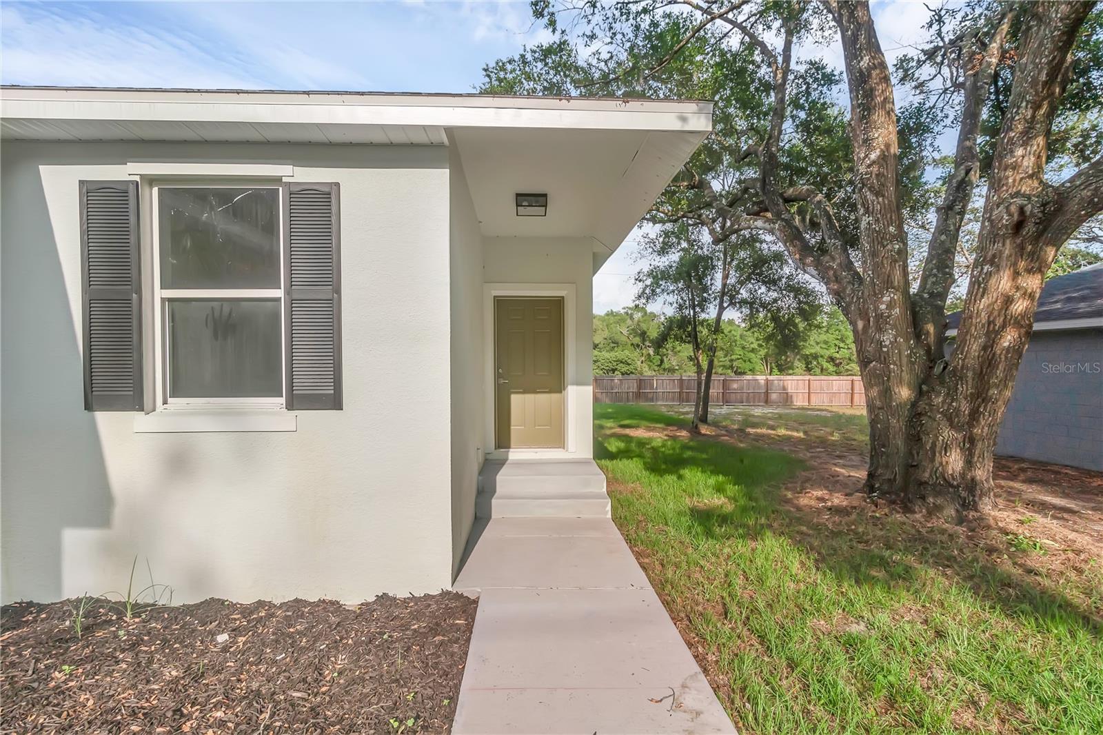 Image 3 of 24 For 31830 Sybil Avenue