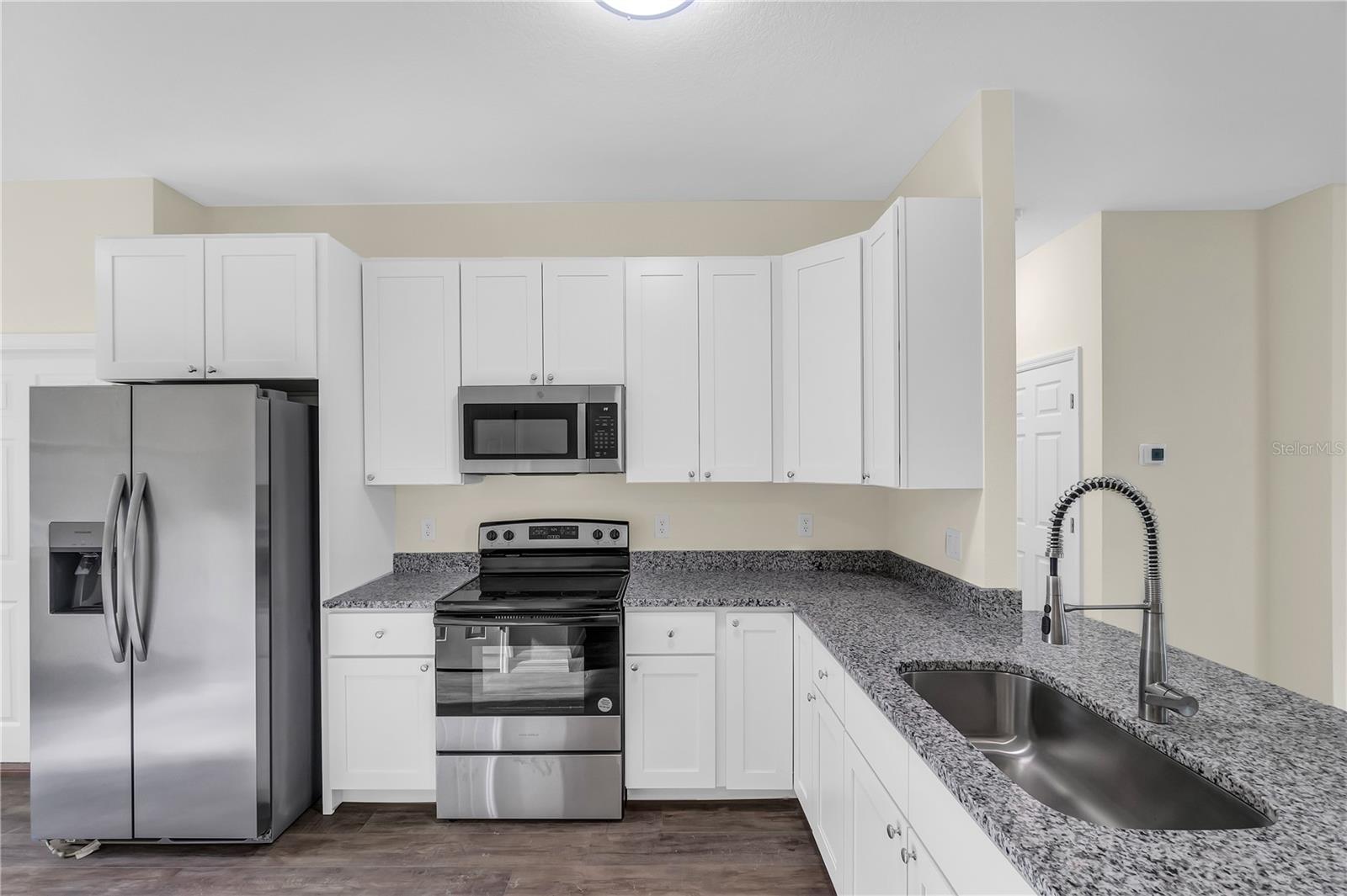 Image 6 of 24 For 31830 Sybil Avenue