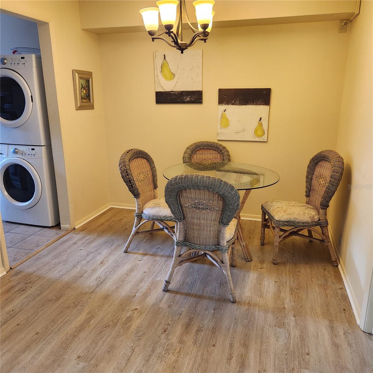Image 5 of 12 For 434 Windmeadows Street 434