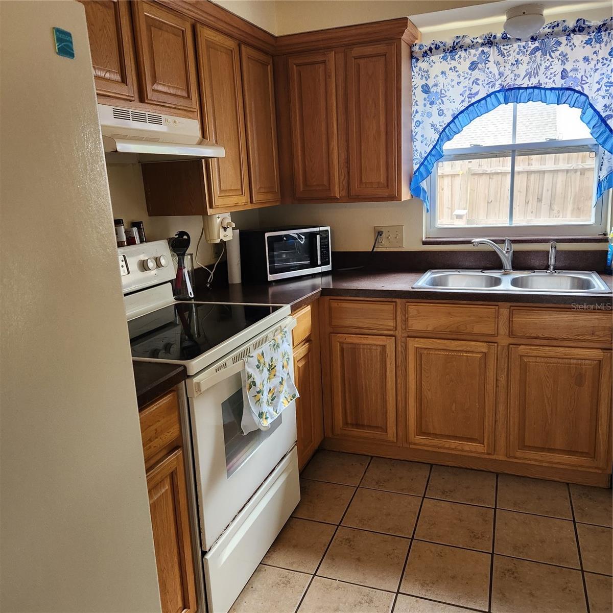 Image 6 of 12 For 434 Windmeadows Street 434