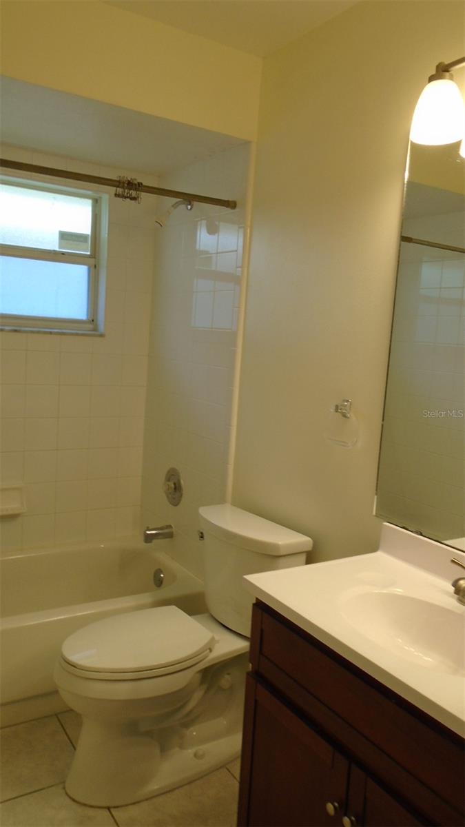 Image 5 of 11 For 958 Islander Avenue