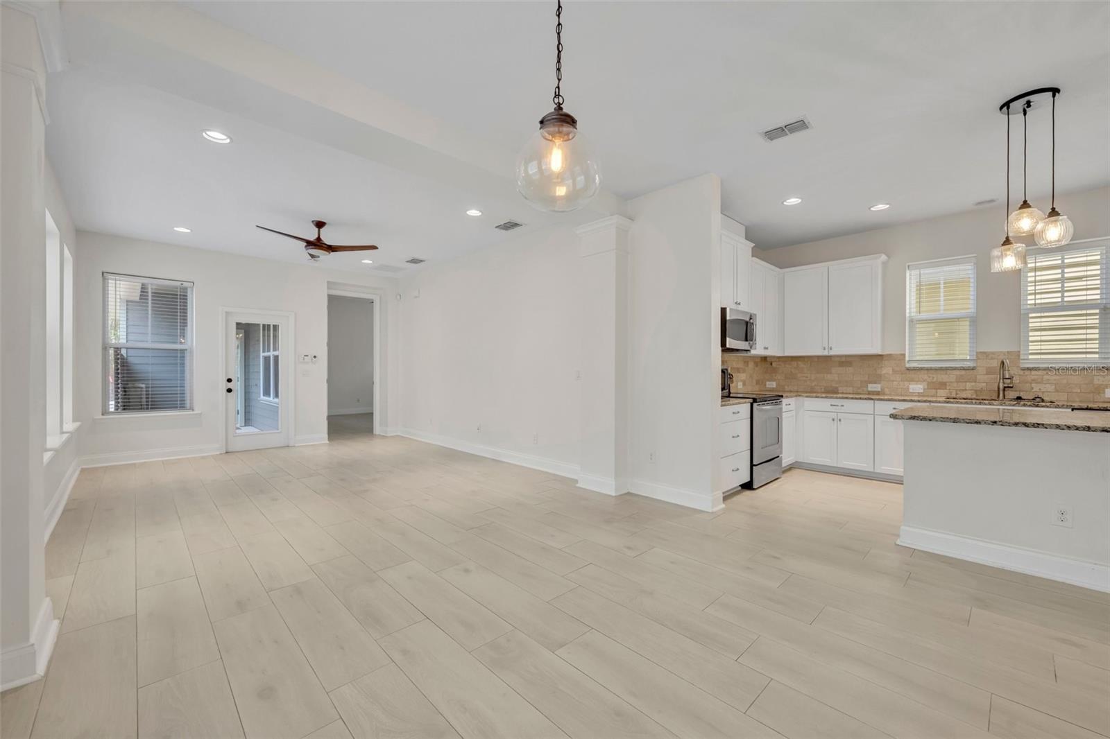 Image 10 of 52 For 13913 Hahn Lane