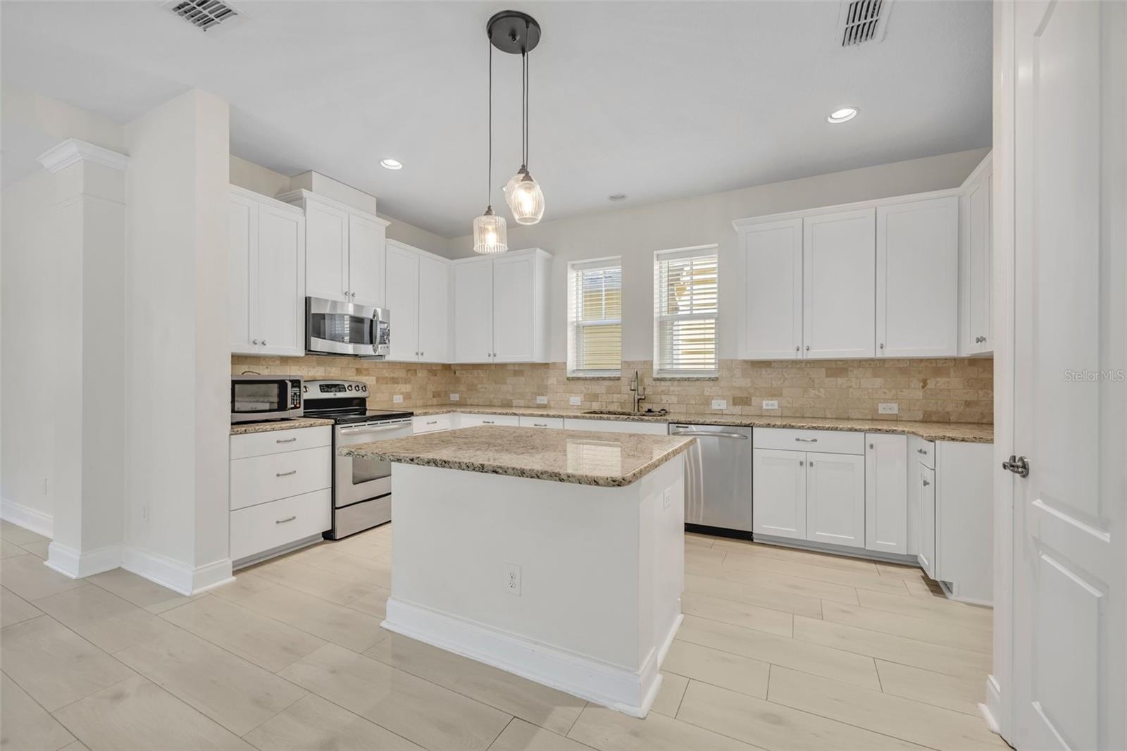 Image 15 of 52 For 13913 Hahn Lane