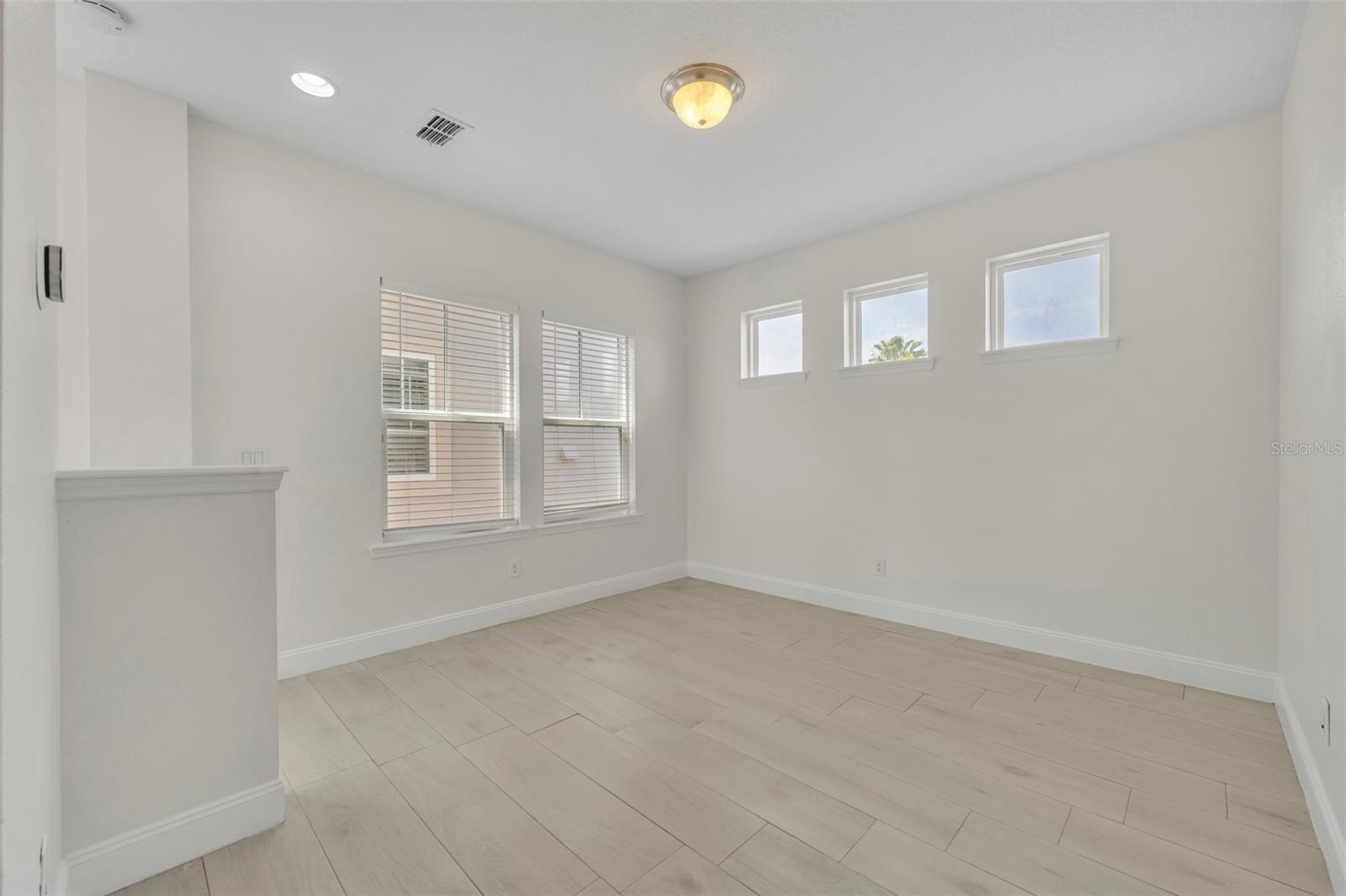 Image 22 of 52 For 13913 Hahn Lane