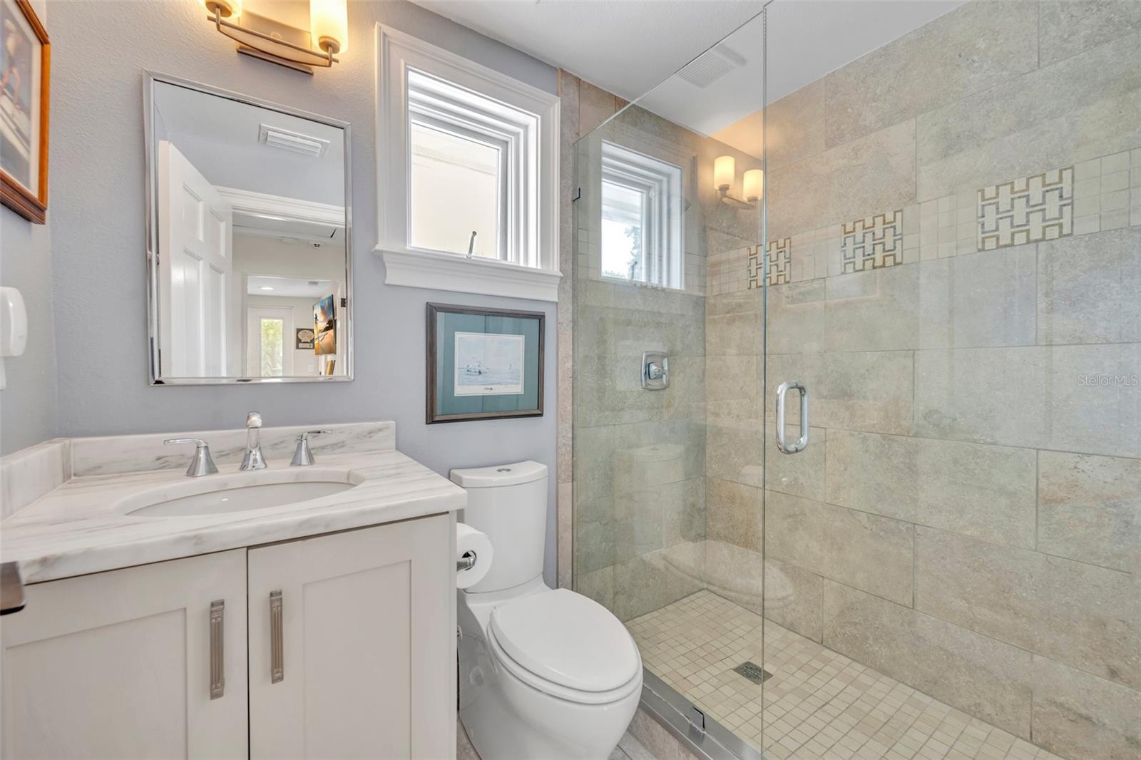 Image 39 of 81 For 940 Lincoln Circle