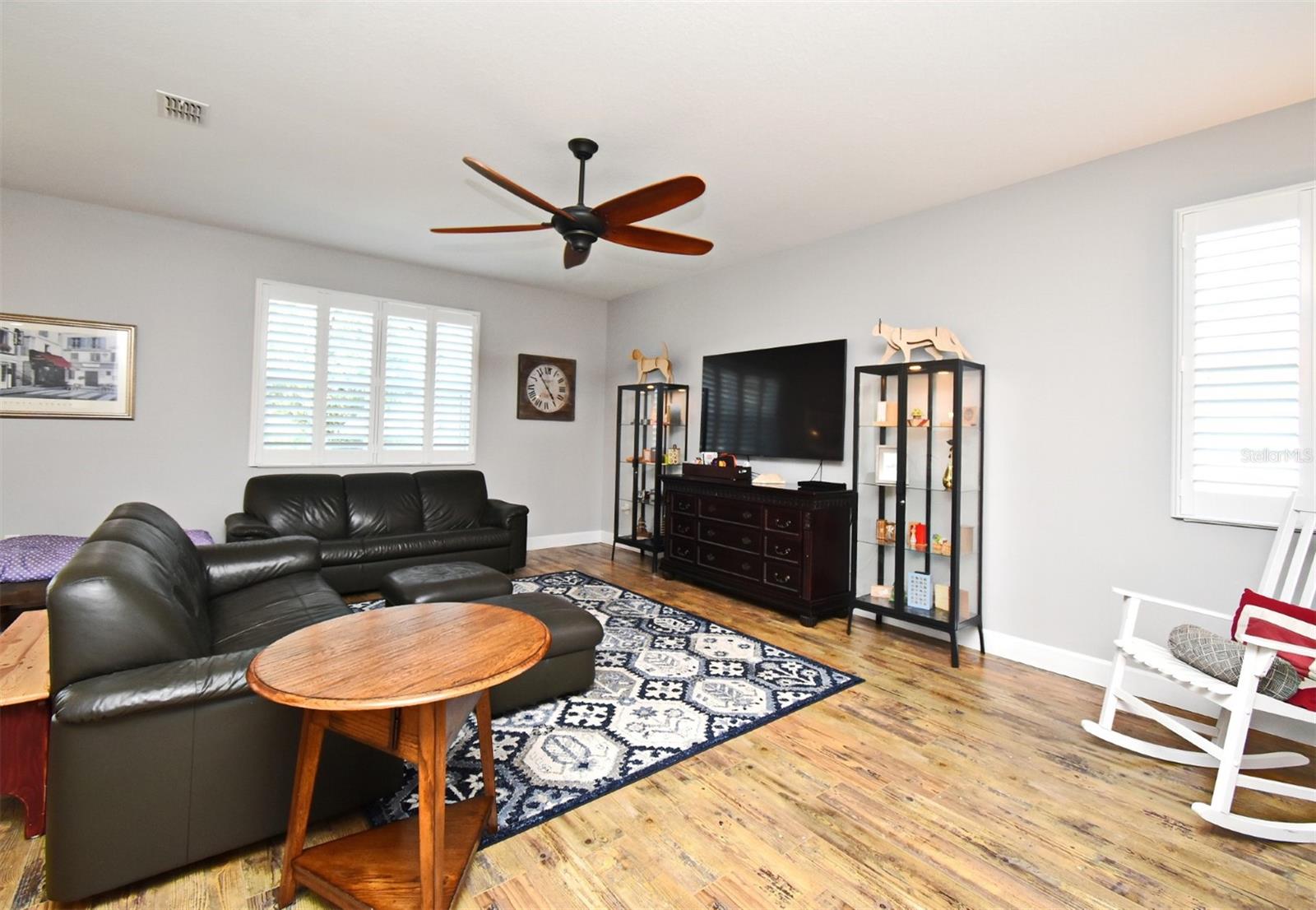 Image 11 of 48 For 9732 Royal Vista Avenue