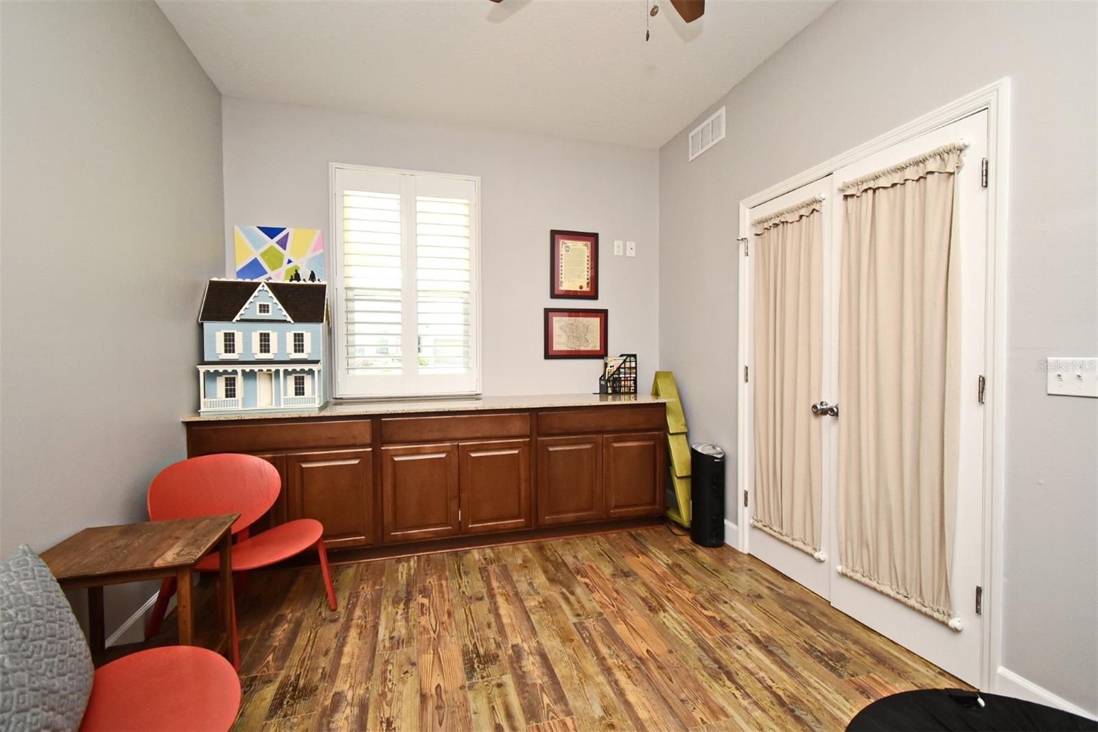 Image 18 of 48 For 9732 Royal Vista Avenue