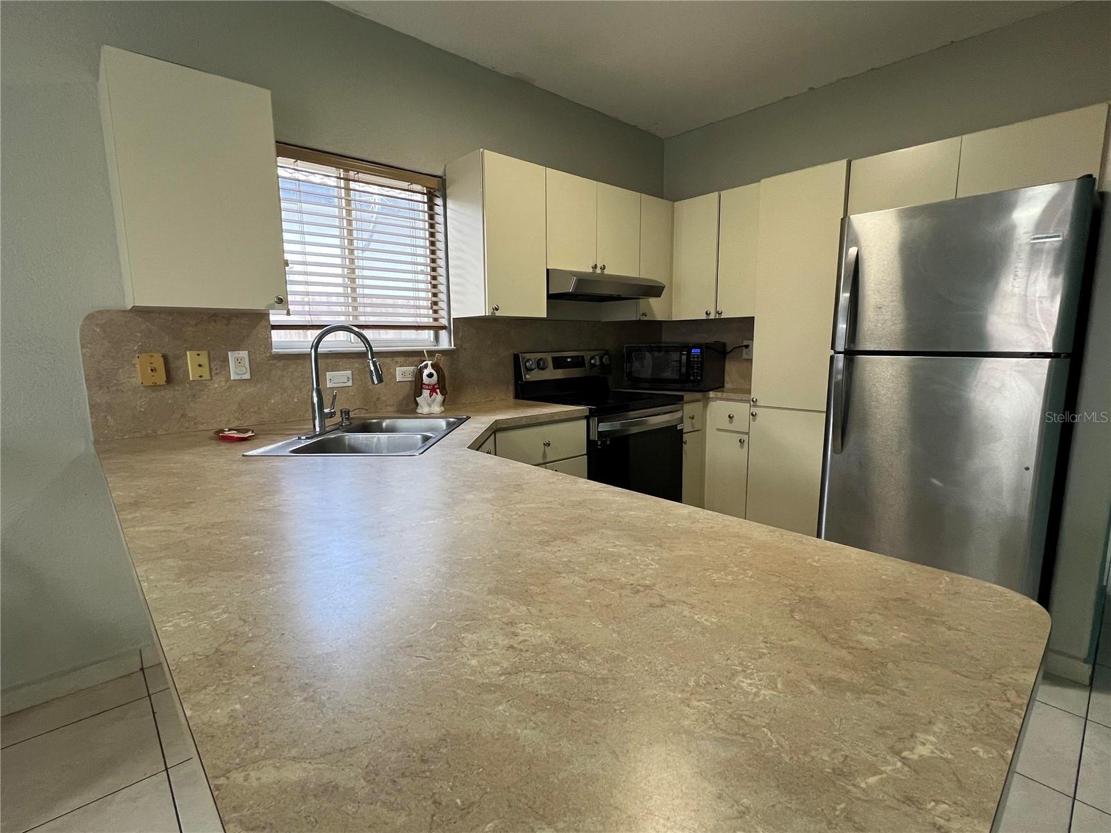 Image 3 of 14 For 715 12th Terrace