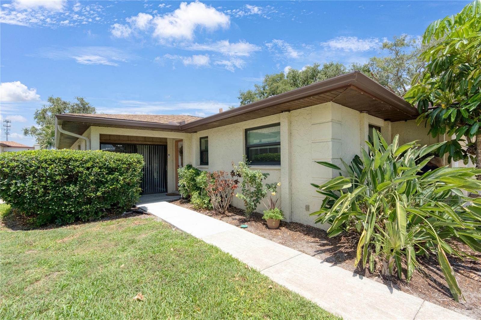 Image 4 of 36 For 6108 Penny Lane 0