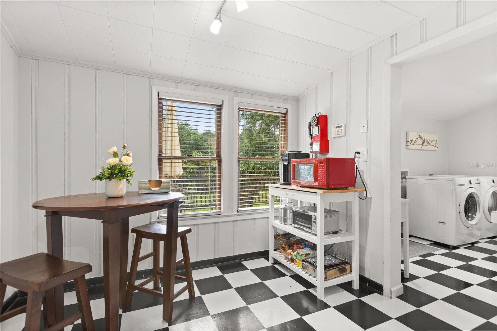 Image 10 of 43 For 40 Smith Street