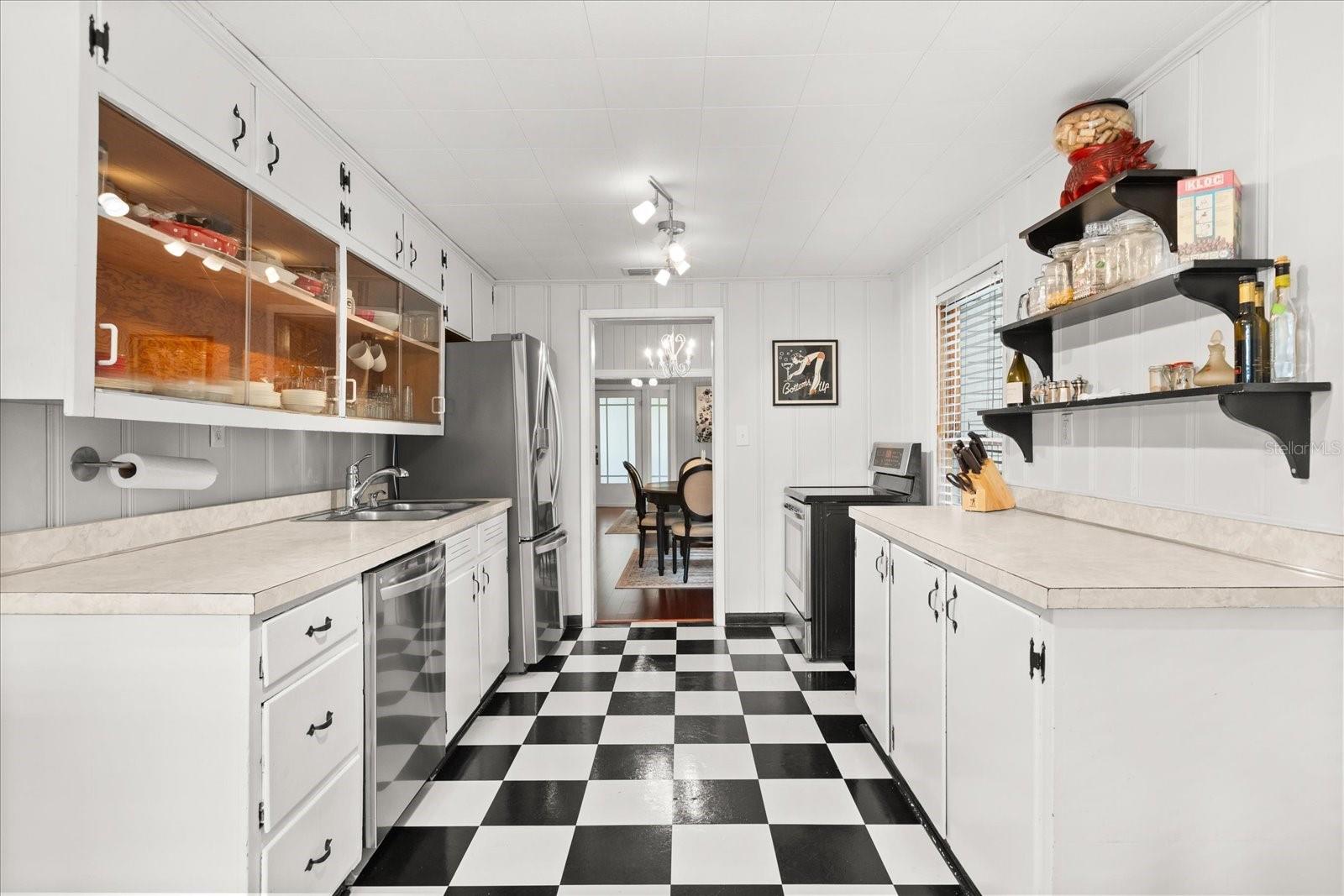 Image 11 of 43 For 40 Smith Street