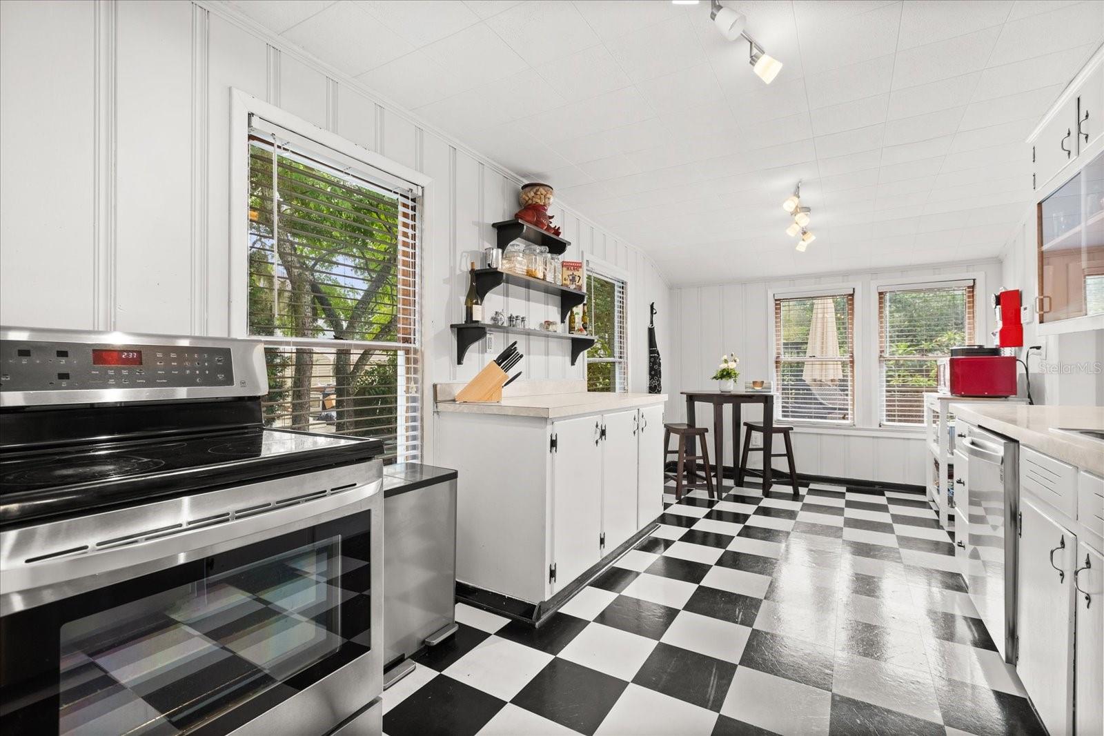 Image 8 of 43 For 40 Smith Street