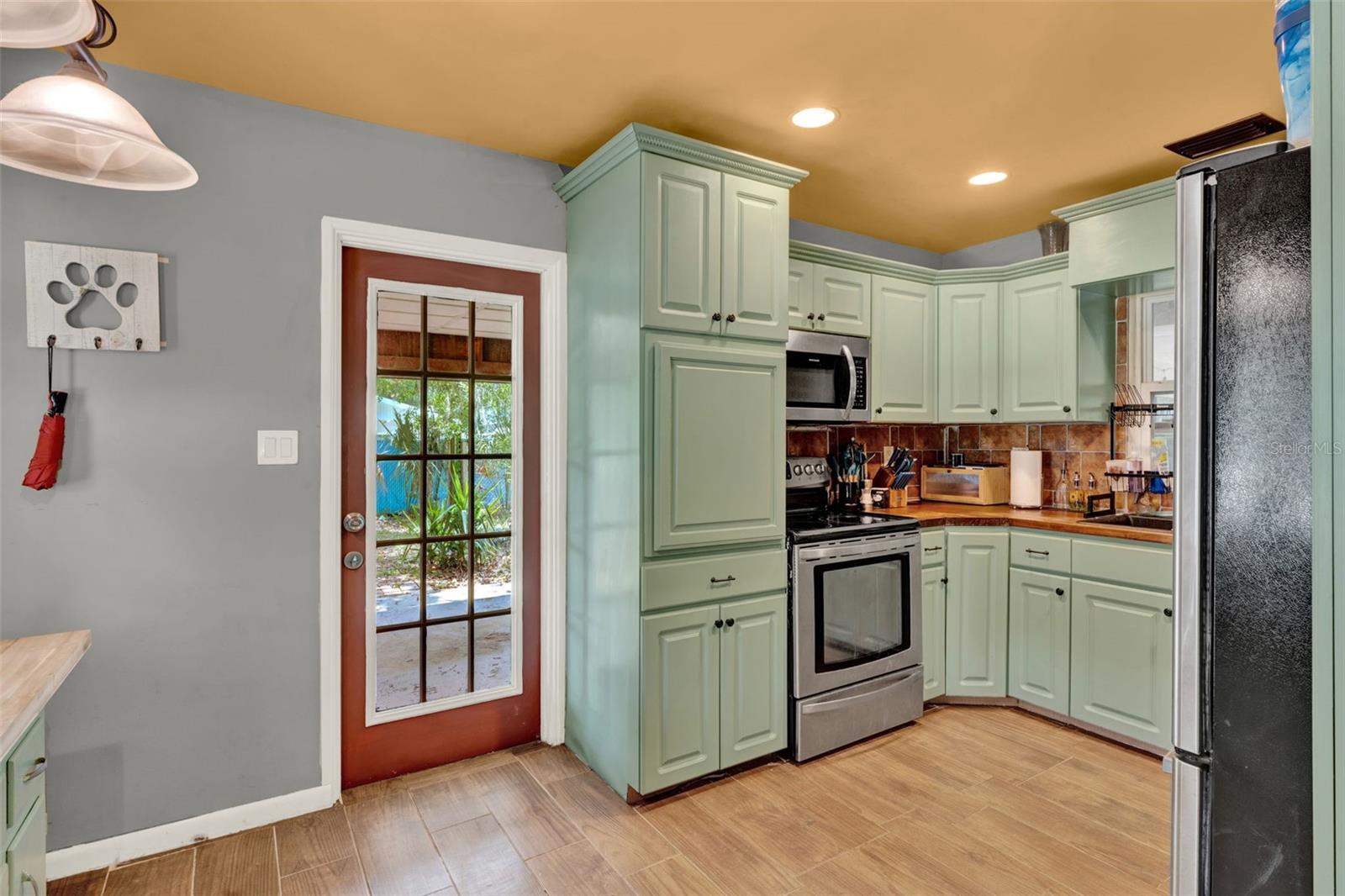 Image 10 of 40 For 474 Overstreet Avenue