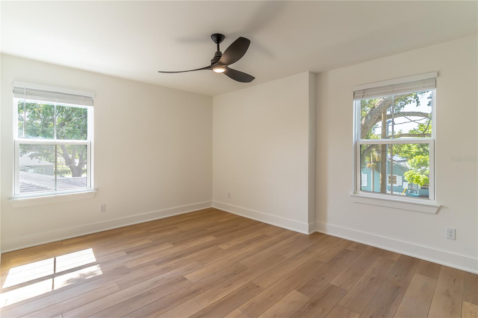 Image 22 of 27 For 1321 Weber Street