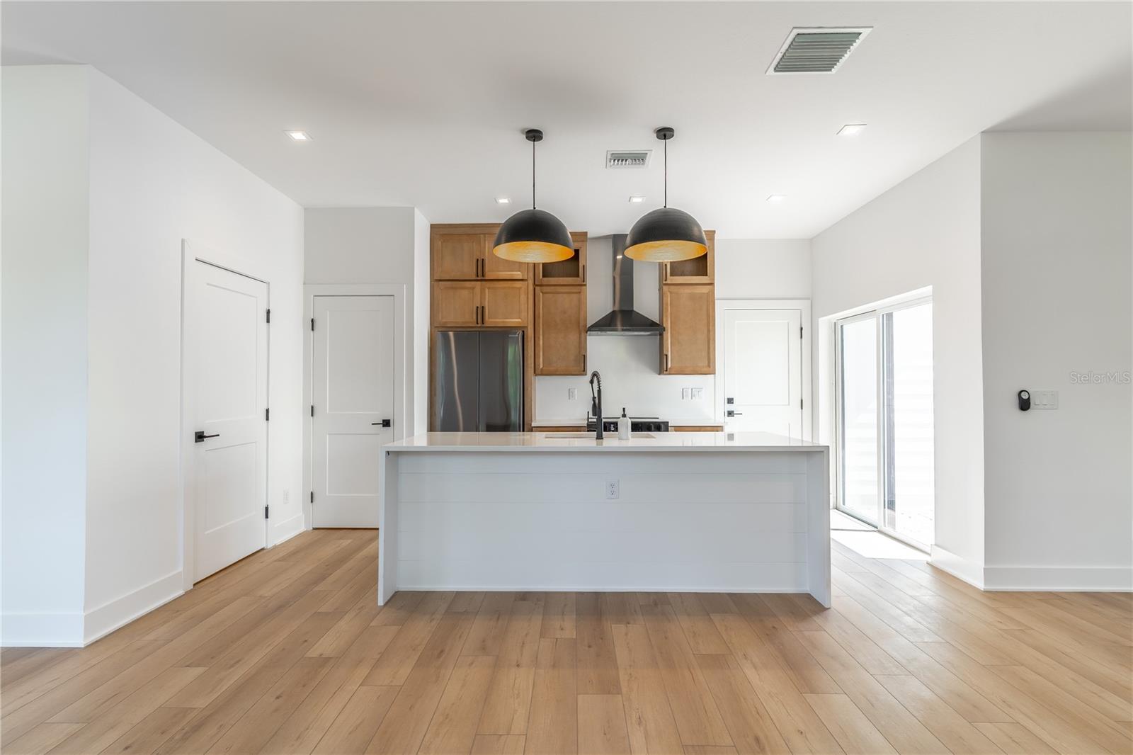 Image 3 of 27 For 1321 Weber Street