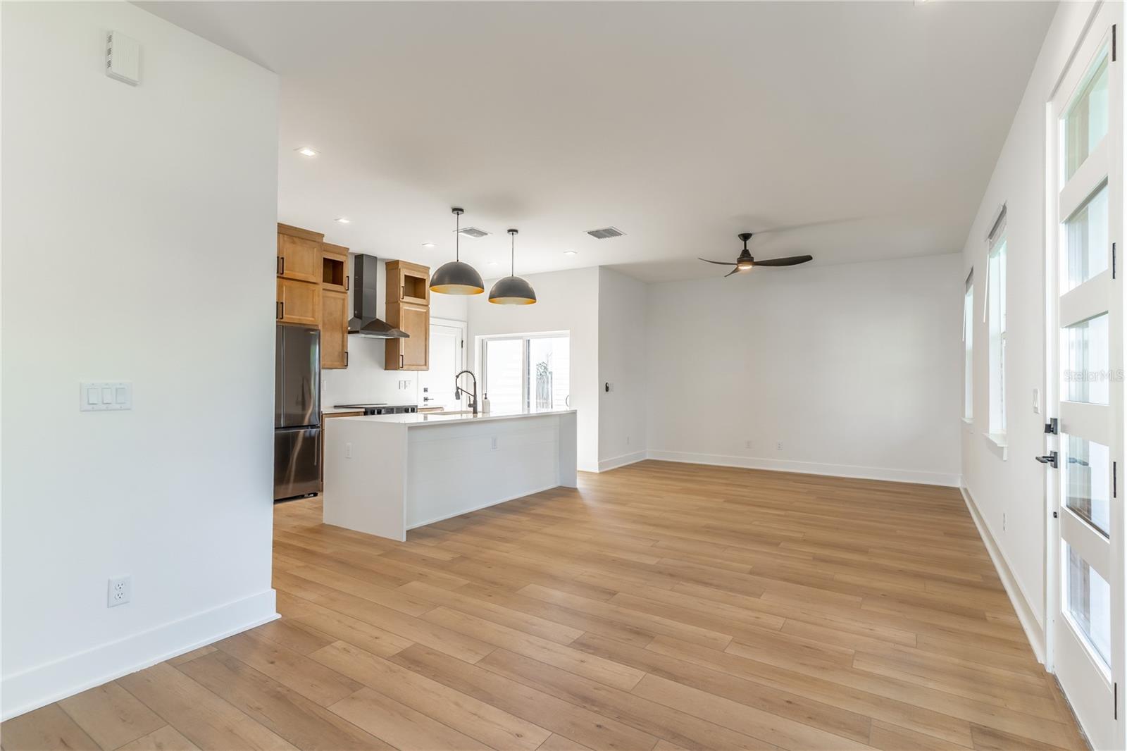 Image 5 of 27 For 1321 Weber Street