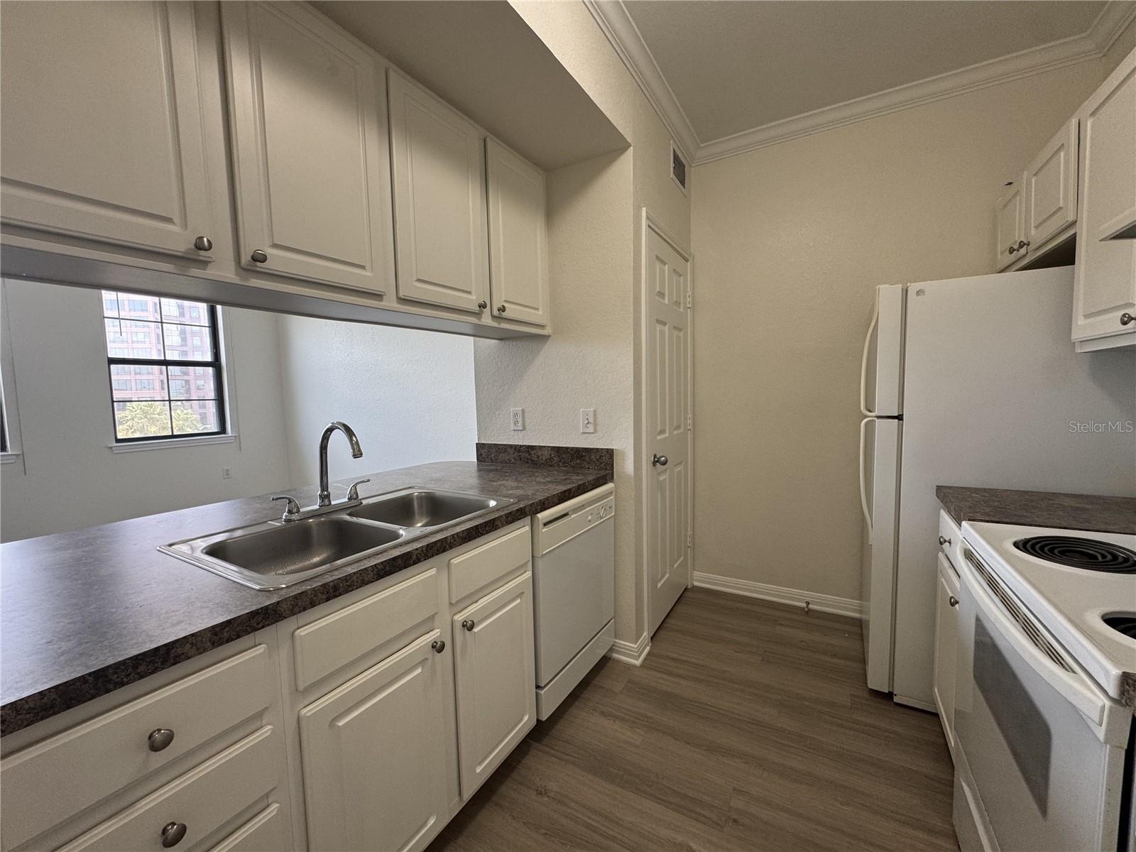 Image 4 of 18 For 911 Orange Avenue 545